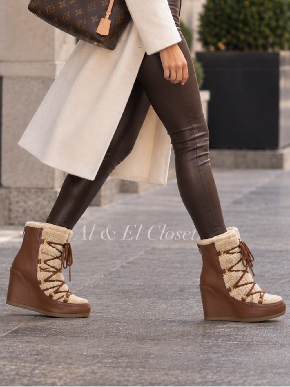 Veronica Beard Elfred Hazelwood Shearling Lace Up Wedge Boots Size 9.5 M NWT